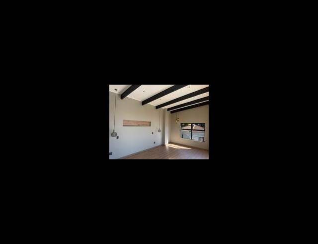 6 BEDROOM HOUSE FOR SALE IN MIDSTREAM ESTATE